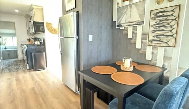 Cozy 1 BR Lakefront Retreat