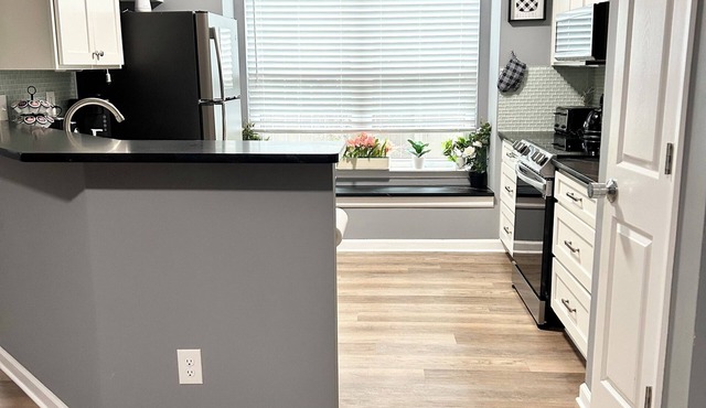 Cozy 1 level with Garage Near Huntsville Work Hub