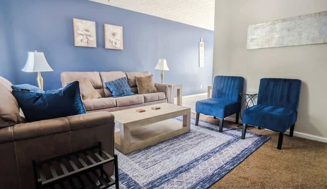 Cozy 1-Story | King Bed | BBQ | Walk to Whit’s!