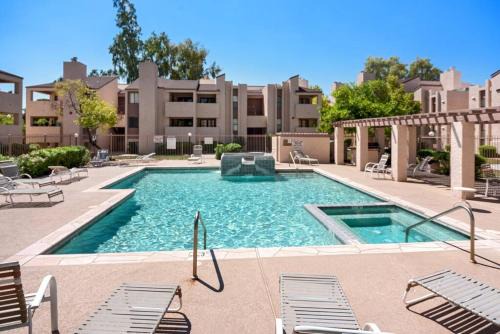 Cozy 1bd in of Old Town Heated HotTub