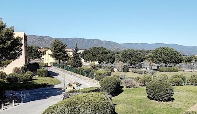 Cozy 1BR Apartment with Pool, Tennis & Beach Access in La Favière, Bormes-les-Mimosas