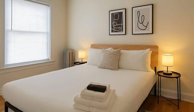 Cozy 1BR Apartment in Rogers Park