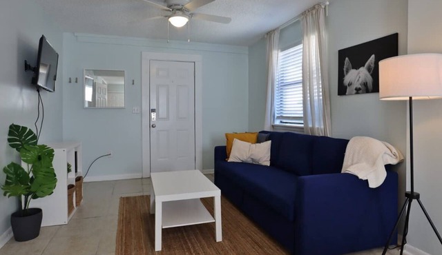 Cozy 1BR Beach Hideaway - One block to beach