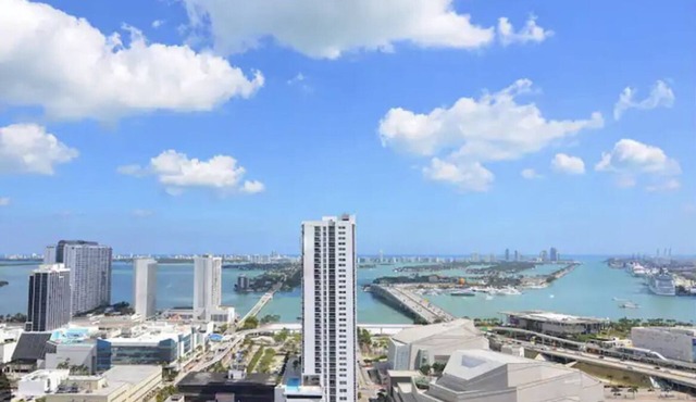 Cozy 1br city view condo