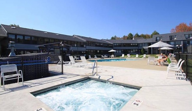 Cozy 1BR Condo near Beaches