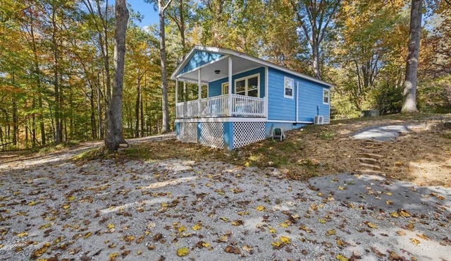 Cozy 1BR Cottage w/Fire Pit | Dupont | Free Tix