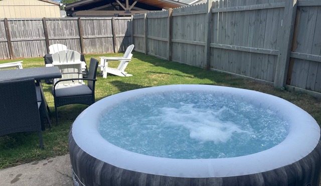 Cozy 1BR Getaway | Yard & Hot Tub!