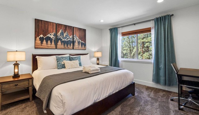 Cozy 1BR | King Bed-Soaking Tub-Trails | Sleeps 2