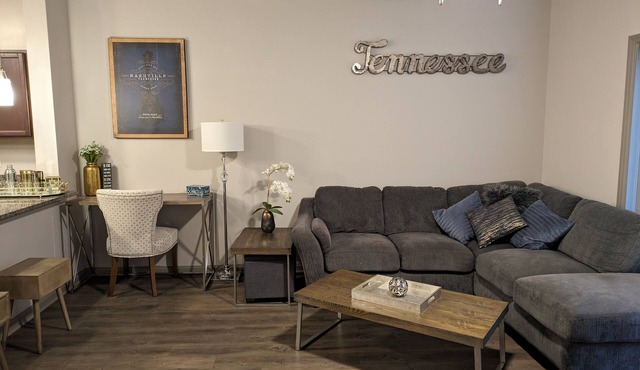 Cozy 1Br Near Downtown + Free Parking + Wifi+ Pool