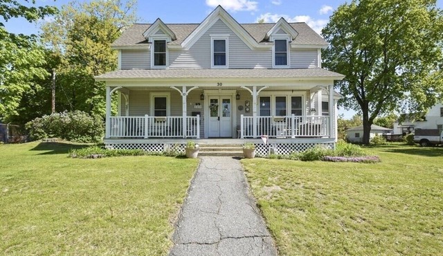 Cozy 1BR Near Shops & Bus - 5Min to Worcst Airport