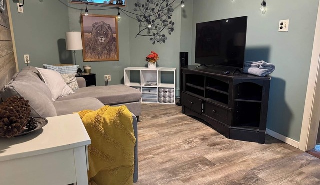 Cozy 1BR Private Unit w/Patio and Parking