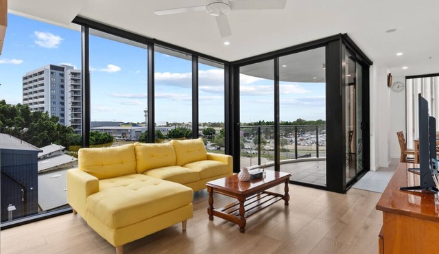 Cozy 1BR Retreat in Hamilton Near River & Dining