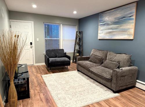 Cozy 1BR Retreat Near Transit, Dining And Parking