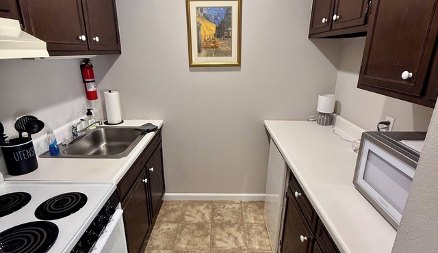 Cozy 1BR Retreat Minutes from Aronimink – Perfect for PGA Tournament Stay.