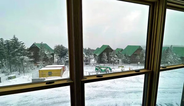Cozy 1BR Snowcrest Condo Near Slopes and Rentals