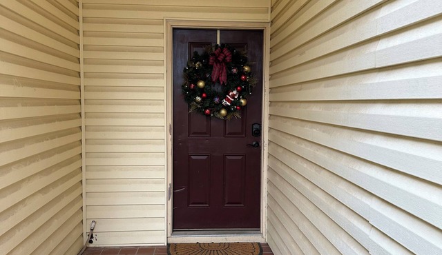 Cozy 1BR Stay;Fast WiFi ;Free parking; Great Location;Swimming pool;Tennis court
