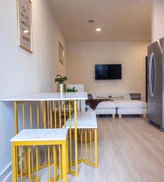 Cozy 1BR with Private Balcony, Gym, Pool & Workspace