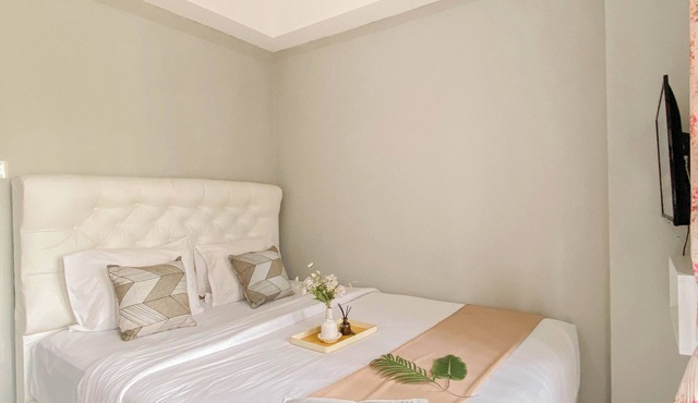 Cozy 1BR without Living Room at Royal Heights Apartment
