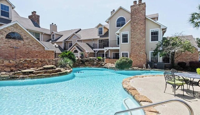 Cozy 1st floor 2-bedroom condo in Texas Medical Center Area in Houston