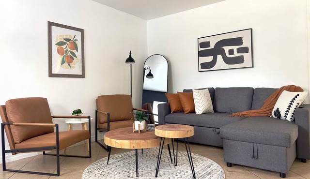 Cozy 2/1 Close to Theme Parks!