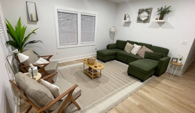 Cozy 2/1 Duplex 10 min from ATL Airport- Unit A