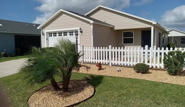 Cozy 2/1 Patio Villa, Pet friendly, located in The Village of Monarch Grove