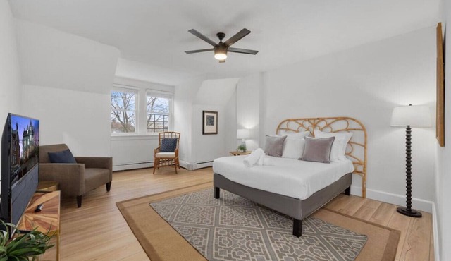 Cozy 2.5BR near Zoo | Hospitals | UC | Free Parking