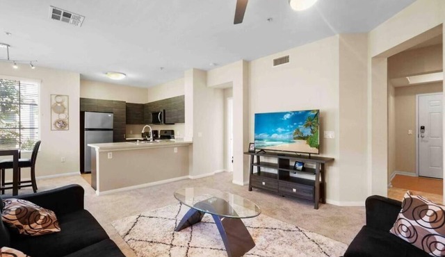 Cozy 2-BD/2BA Apt! 5Mins to Disney! Angel stadium! Honda Center! The Outlets!