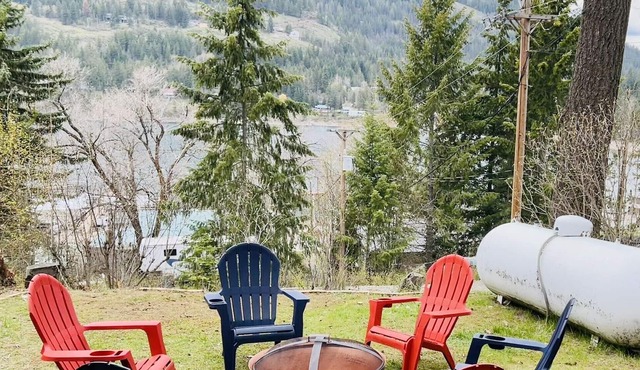 Cozy 2 BD Lakehouse Cabin w/ incredible views