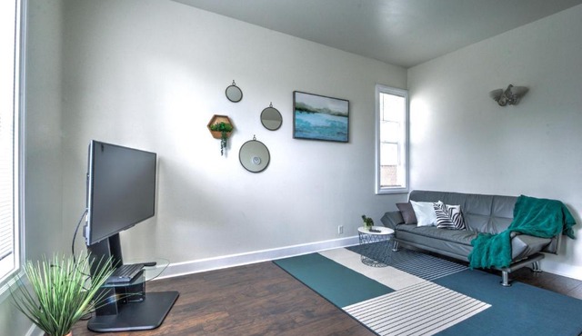 Cozy 2 bdr Apt at heart of Capitol Hill - Apt A