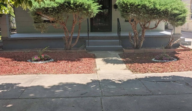 Cozy 2 BDR Home Near Colorado State fairgrounds.