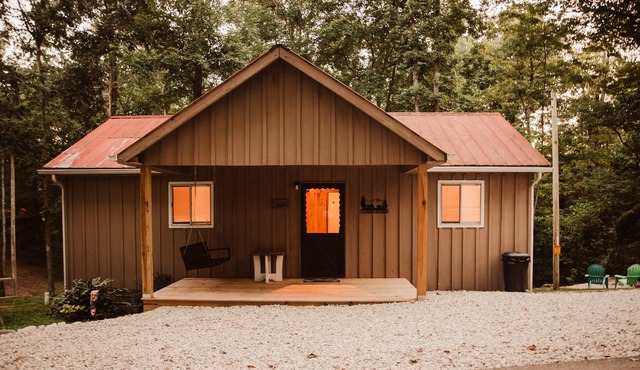 Cozy 2 BDRM Cabin near Cave Run Lake, RRG, DBBB, and hiking trails.