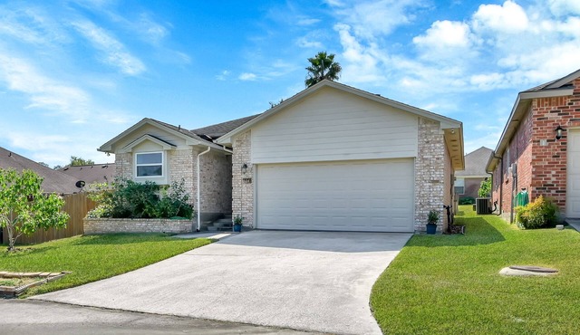 Cozy 2 Bdrm Home in Quiet NBHD + Pets Allowed
