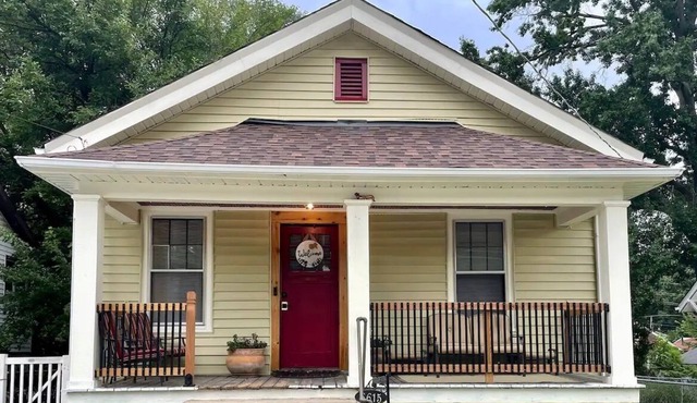 Cozy 2 Bdrm Home Newly Renovated Safe Location