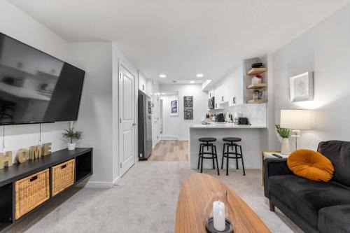 Cozy 2-Bed 1 Bath Entire Place