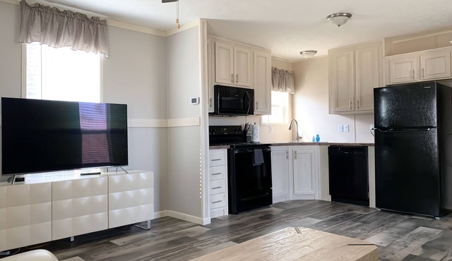 Cozy 2 bed 1 bath centrally located