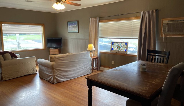 Cozy 2+bed/1bath in quiet neighborhood