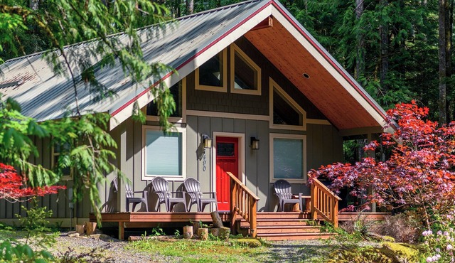 Cozy 2 Bed/2 Bath with sauna, perfect for small families