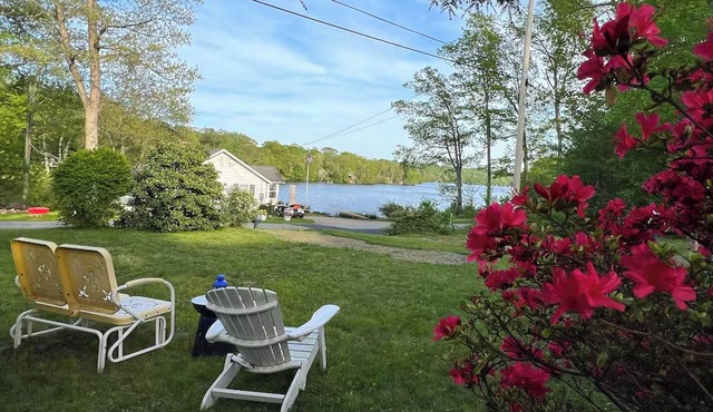 Cozy 2-bed cottage with dynamic Lake Hayward view WiFi, AC in Colchester