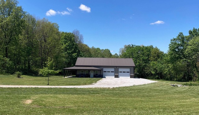 Cozy 2 bed room, 2 bath barndominium.