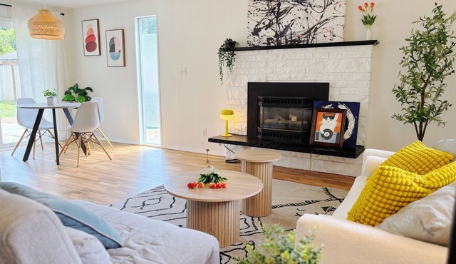 Cozy 2-bedroom house with jacuzzi in Mountlake Terrace