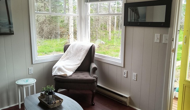 Cozy 2 bedroom 1 bath cottage in Grand Tracadie, PEI minutes away from the beach