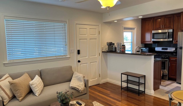 Cozy 2-bedroom/1-bath guest house in Cupertino