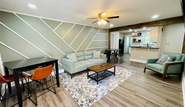 ✶ Cozy 2 Bedroom 1 Bath Entire House ✶