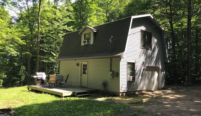 Cozy 2-bedroom/2-bathroom cottage