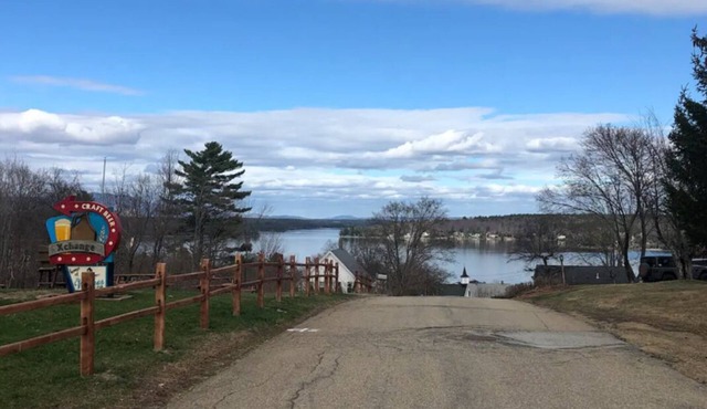 Cozy 2 bedroom 2bath condo Weirs Beach Lake Winnipesaukee Laconia, NH Gunstock