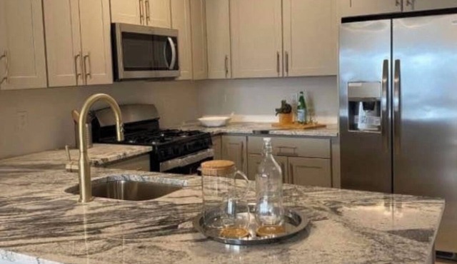 Cozy 2-bedroom apartment with AC and WiFi in pleasant Ewing Township