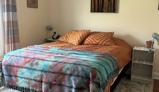 Cozy 2-bedroom apartment with WiFi, AC in charming Havre de Grace