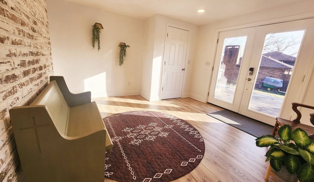 Cozy 2-Bedroom Apartment Suite