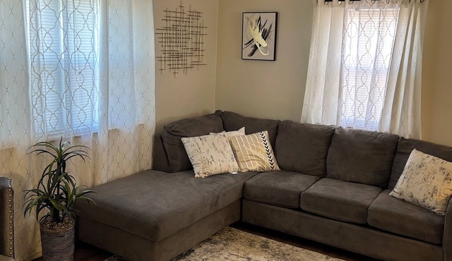 Cozy 2-bedroom apartment 6 miles from Downtown, Cincinnati